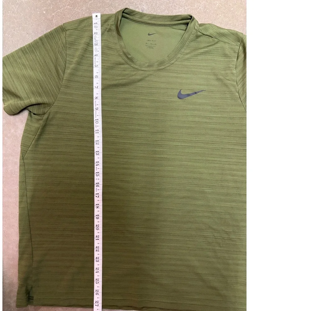 Nike Dri-FIT Mens XL Olive Green Heathered Short Sleeve Training T-Shirt Workout